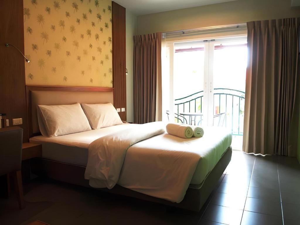 Phuket Ecozy Hotel Exterior photo